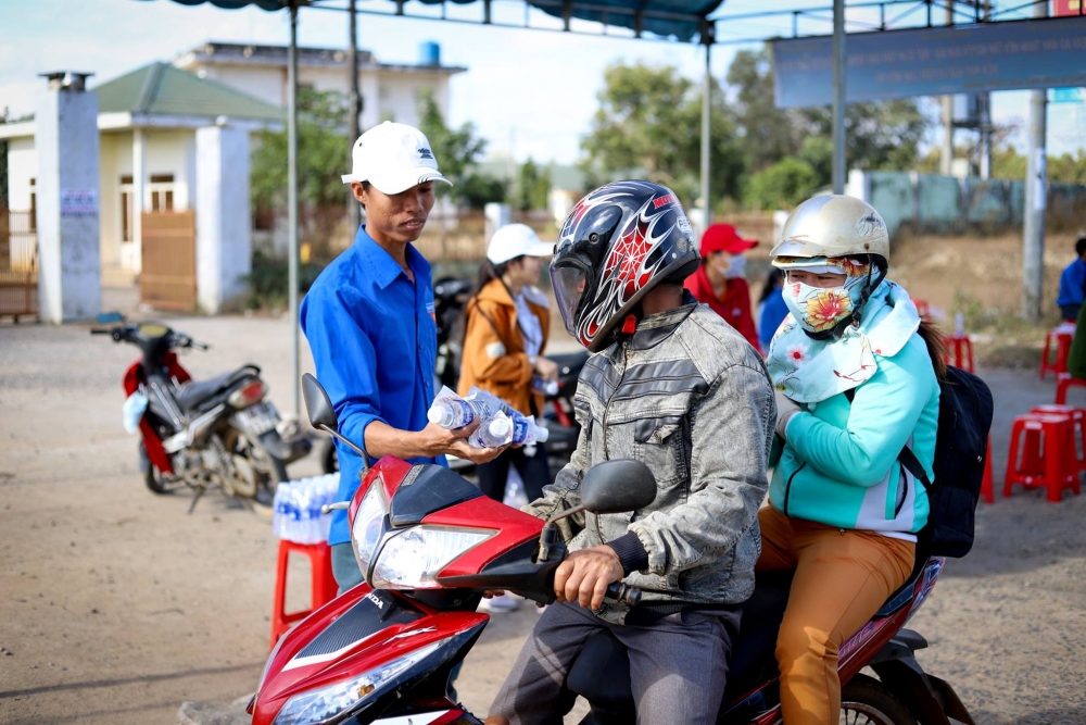 Nhiều địa phương miền Trung tạm dừng đón công dân từ vùng dịch trở về Nhiều địa phương miền Trung tạm dừng đón công dân từ vùng dịch trở về