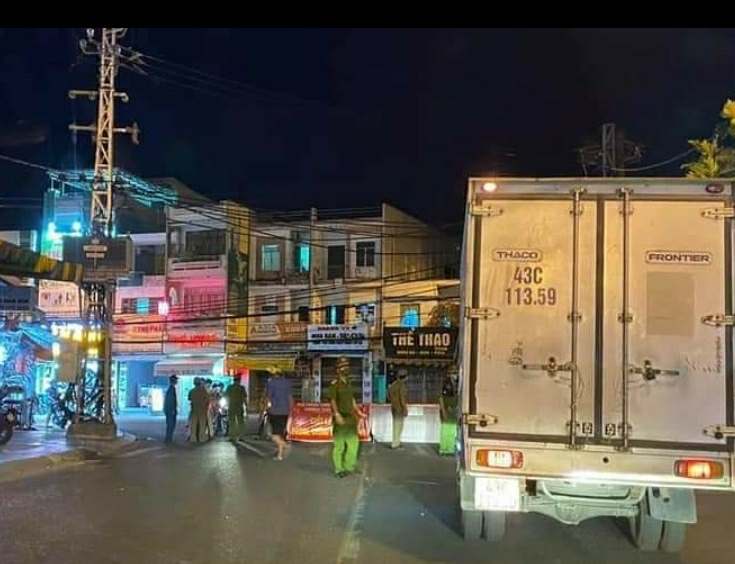 Đà Nẵng vắng tanh ngay đêm đầu thực hiện chỉ thị mới