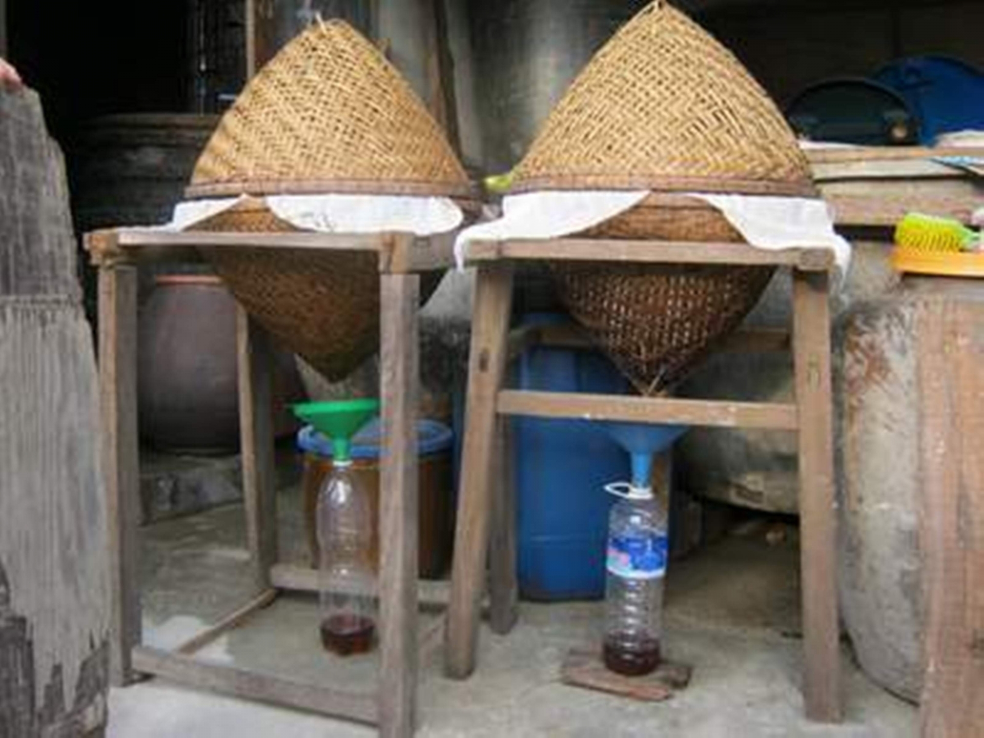Nước mắm Nam Ô và nỗi lo Di sản nuoc mam nam o va noi lo di san