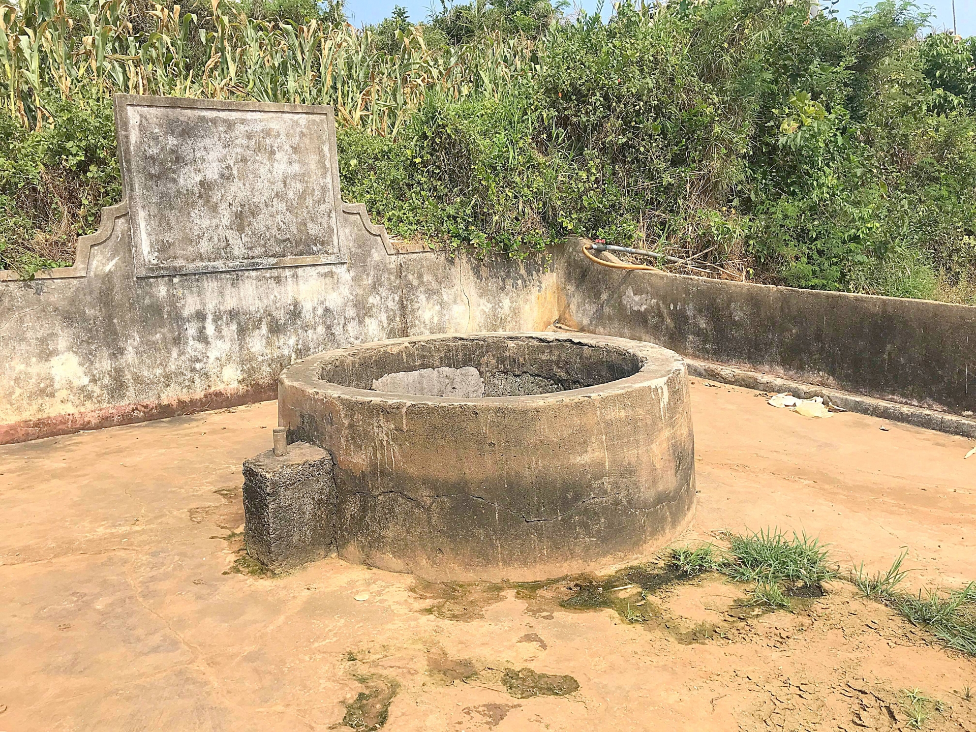 Lý Sơn: Chuyện về người gánh nước thuê cuối cùng ở giếng Vua 700 năm tuổi ong lao 40 nam ganh nuoc thue xu dao va noi niem ben gieng co