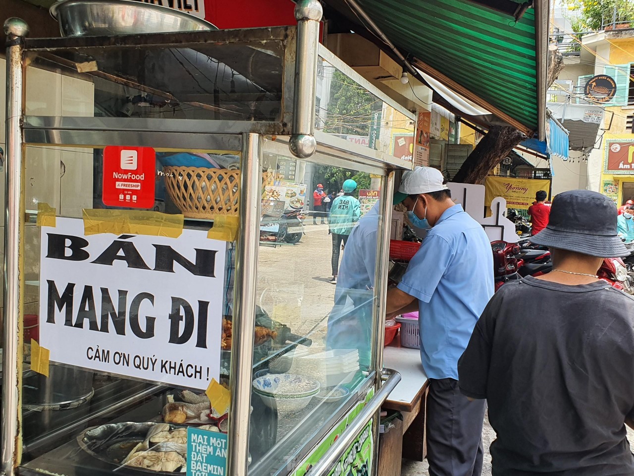 Vùng xanh Đà Nẵng được bán mang về, nhiều chủ quán vui mừng Vùng xanh Đà Nẵng được bán mang về, nhiều chủ quán vui mừng