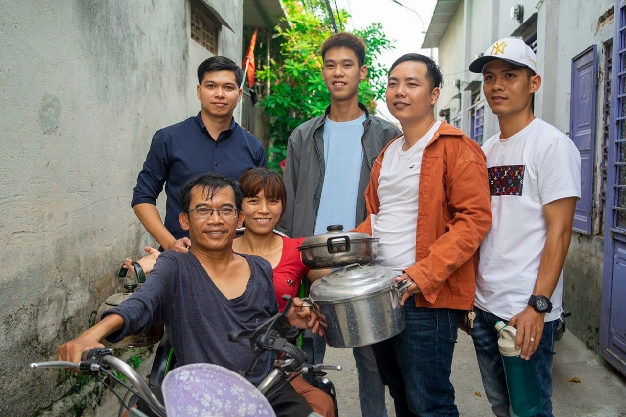 Nhà Hy Vọng: Những câu chuyện lấp lánh tình người Nhà Hy Vọng: Những câu chuyện lấp lánh tình người
