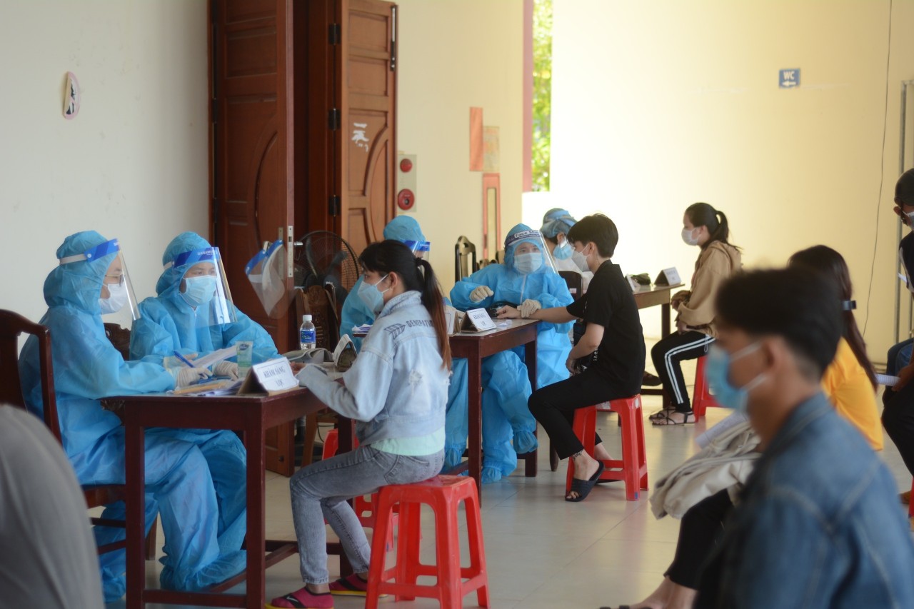 Đà Nẵng đạt độ phủ vắc xin mũi 1 cho 90% dân số trên 18 tuổi Đà Nẵng đạt độ phủ vắc xin mũi 1 cho 90% dân số trên 18 tuổi