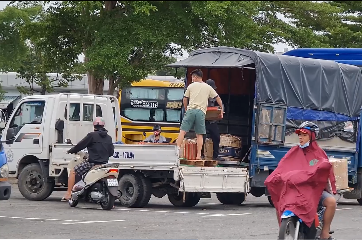 Bến xe Đà Nẵng vẫn vắng tanh dù xe khách liên tỉnh được hoạt động Bến xe Đà Nẵng vẫn vắng tanh dù xe khách liên tỉnh được hoạt động