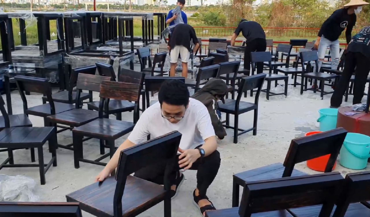 Đà Nẵng: Ăn uống tại chỗ được phép, chủ quán tất bật chuẩn bị Đà Nẵng: Ăn uống tại chỗ được phép, chủ quán tất bật chuẩn bị