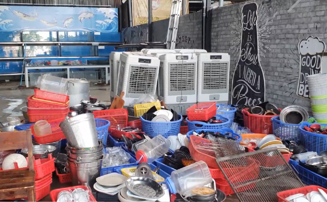 Đà Nẵng: Ăn uống tại chỗ được phép, chủ quán tất bật chuẩn bị Đà Nẵng: Ăn uống tại chỗ được phép, chủ quán tất bật chuẩn bị