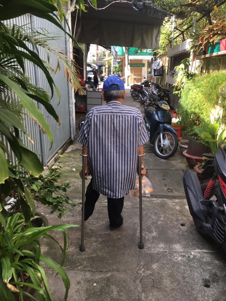 Tiệm bánh mỳ 0 đồng của chàng trai mồ côi ở Đà Nẵng tiem banh my 0 dong cua chang trai mo coi o da nang