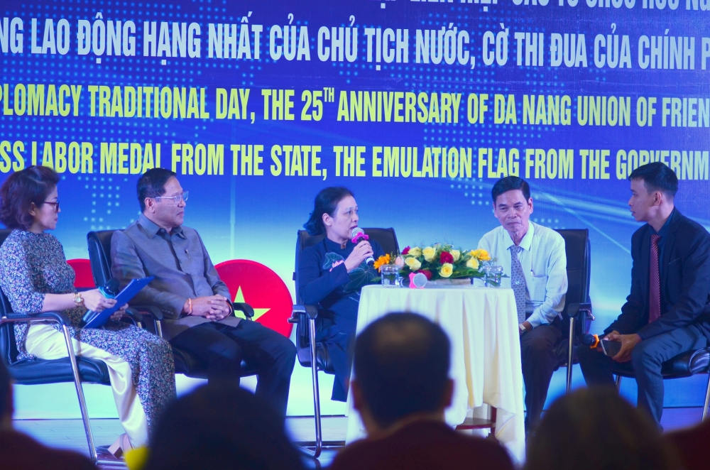 Liên hiệp các tổ chức hữu nghị thành phố Đà Nẵng đón nhận Huân chương Lao động hạng nhất Liên hiệp các tổ chức hữu nghị thành phố Đà Nẵng đón nhận Huân chương Lao động hạng nhất