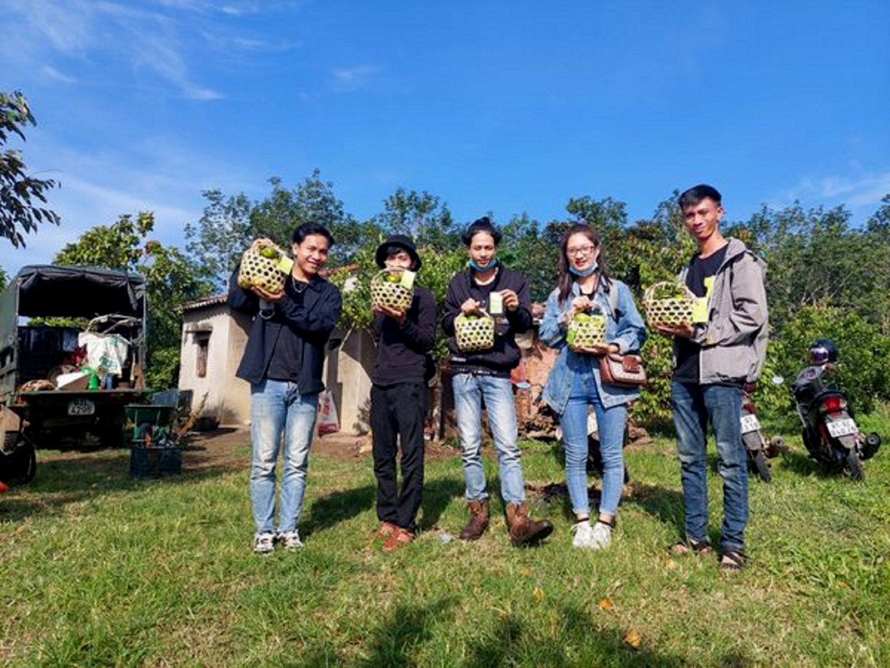 Chàng cử nhân bỏ phố về rừng làm nông nghiệp sạch Chàng cử nhân bỏ phố về rừng làm nông nghiệp sạch