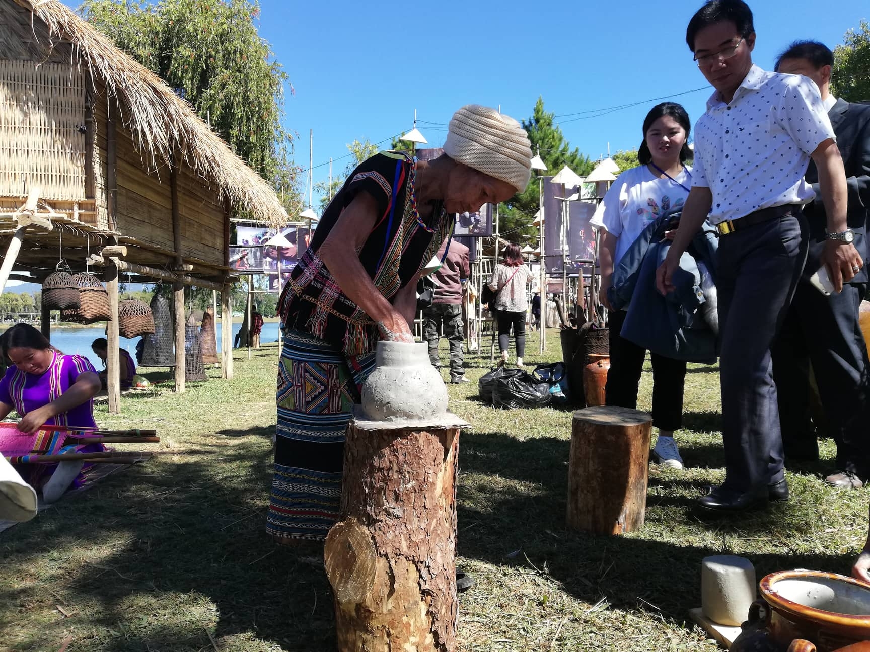 Đà Lạt: Độc đáo không gian nghệ thuật văn hóa dân tộc bên Hồ Xuân Hương da lat doc dao khong gian nghe thuat van hoa dan toc ben ho xuan huong
