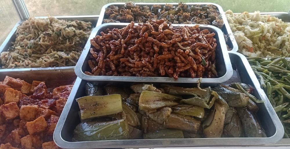 Quán cơm chay 5.000 đồng giúp hàng trăm người nghèo no bụng mỗi ngày ở Đà Nẵng Quán cơm chay 5.000 đồng giúp hàng trăm người nghèo no bụng mỗi ngày ở Đà Nẵng