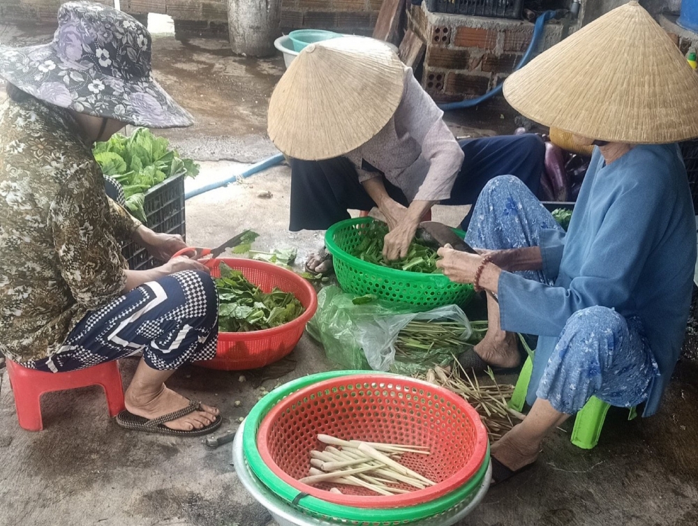 Quán cơm chay 5.000 đồng giúp hàng trăm người nghèo no bụng mỗi ngày ở Đà Nẵng Quán cơm chay 5.000 đồng giúp hàng trăm người nghèo no bụng mỗi ngày ở Đà Nẵng