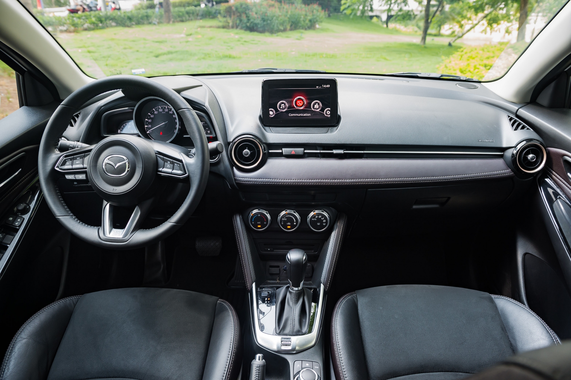 mazda2 lua chon khong the bo qua cho xe gia dinh tam gia 500 trieu