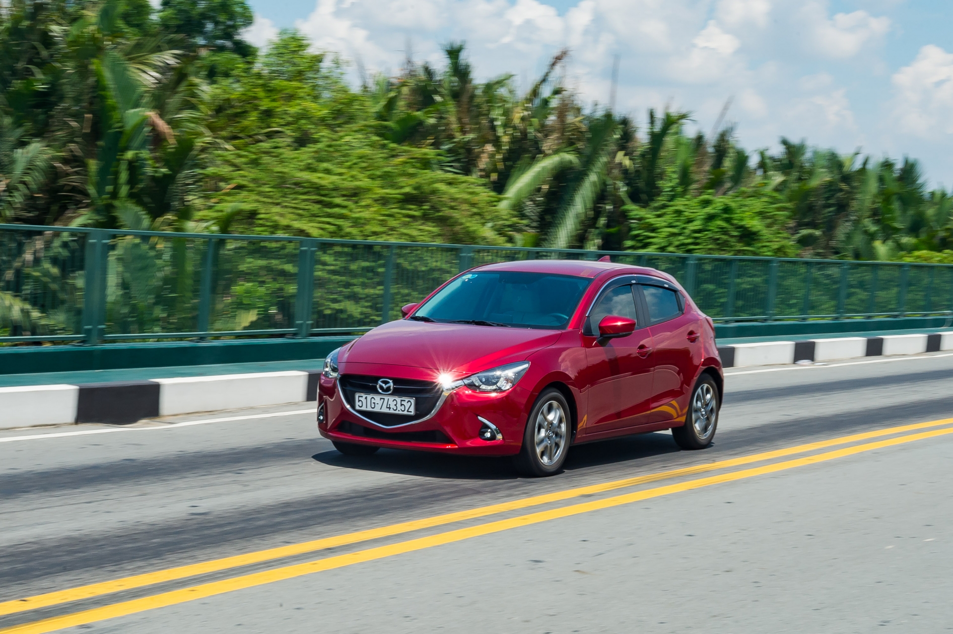 mazda2 lua chon khong the bo qua cho xe gia dinh tam gia 500 trieu