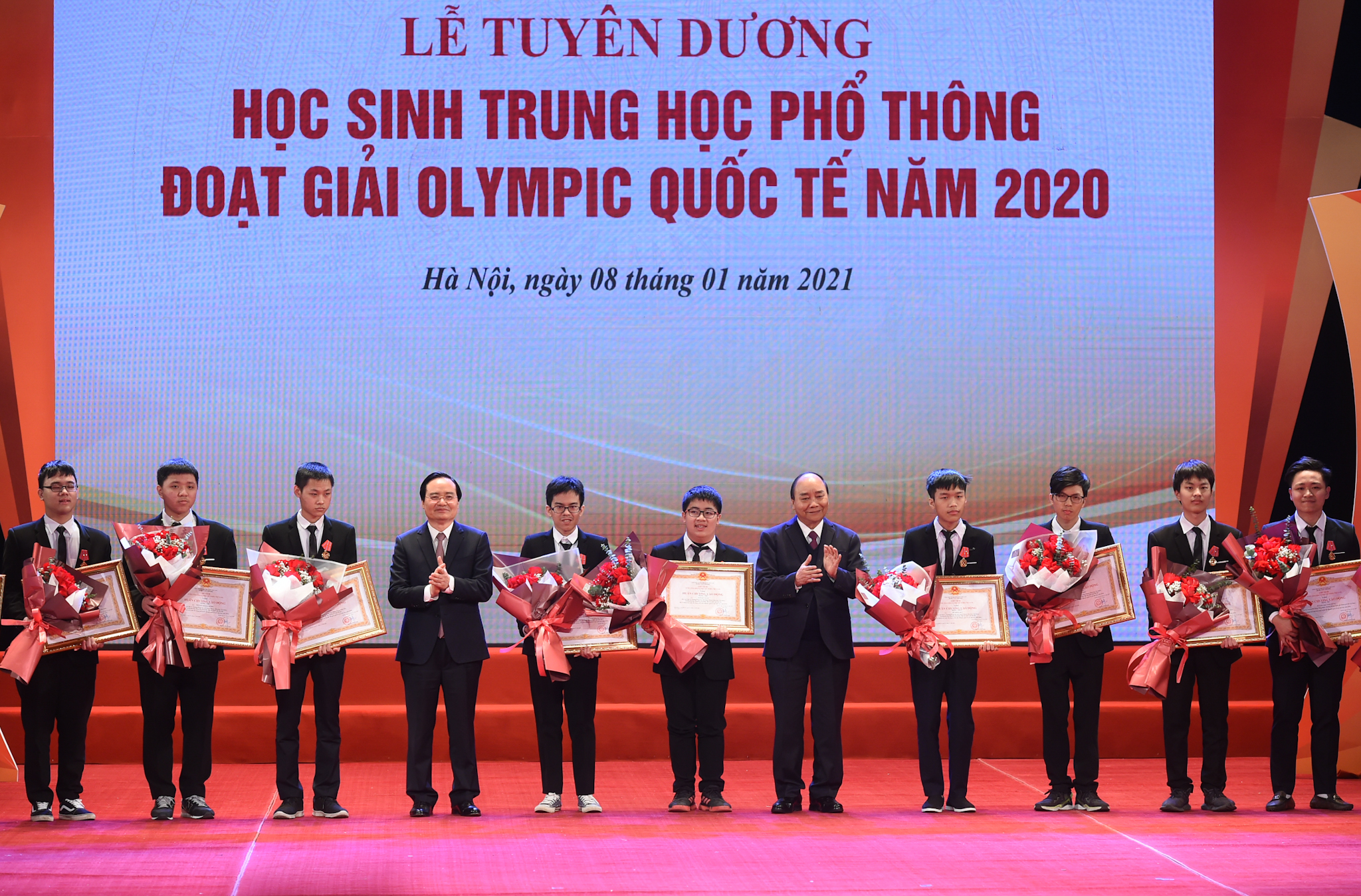 Thủ tướng Nguyễn Xuân Phúc: Đổi mới mô hình trường chuyên, lớp chọn phù hợp, hiệu quả