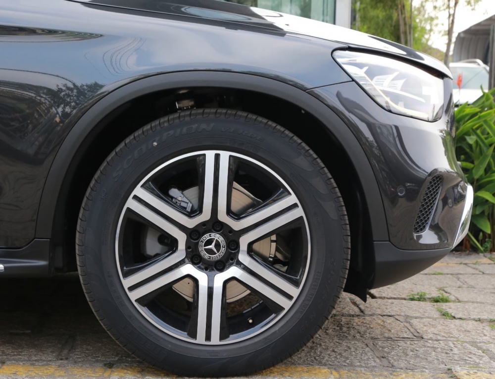 Mercedes-Benz sẽ ẩn tính năng hỗ trợ đỗ xe tại thị trường Việt Nam Mercedes-Benz sẽ ẩn tính năng hỗ trợ đỗ xe tại thị trường Việt Nam