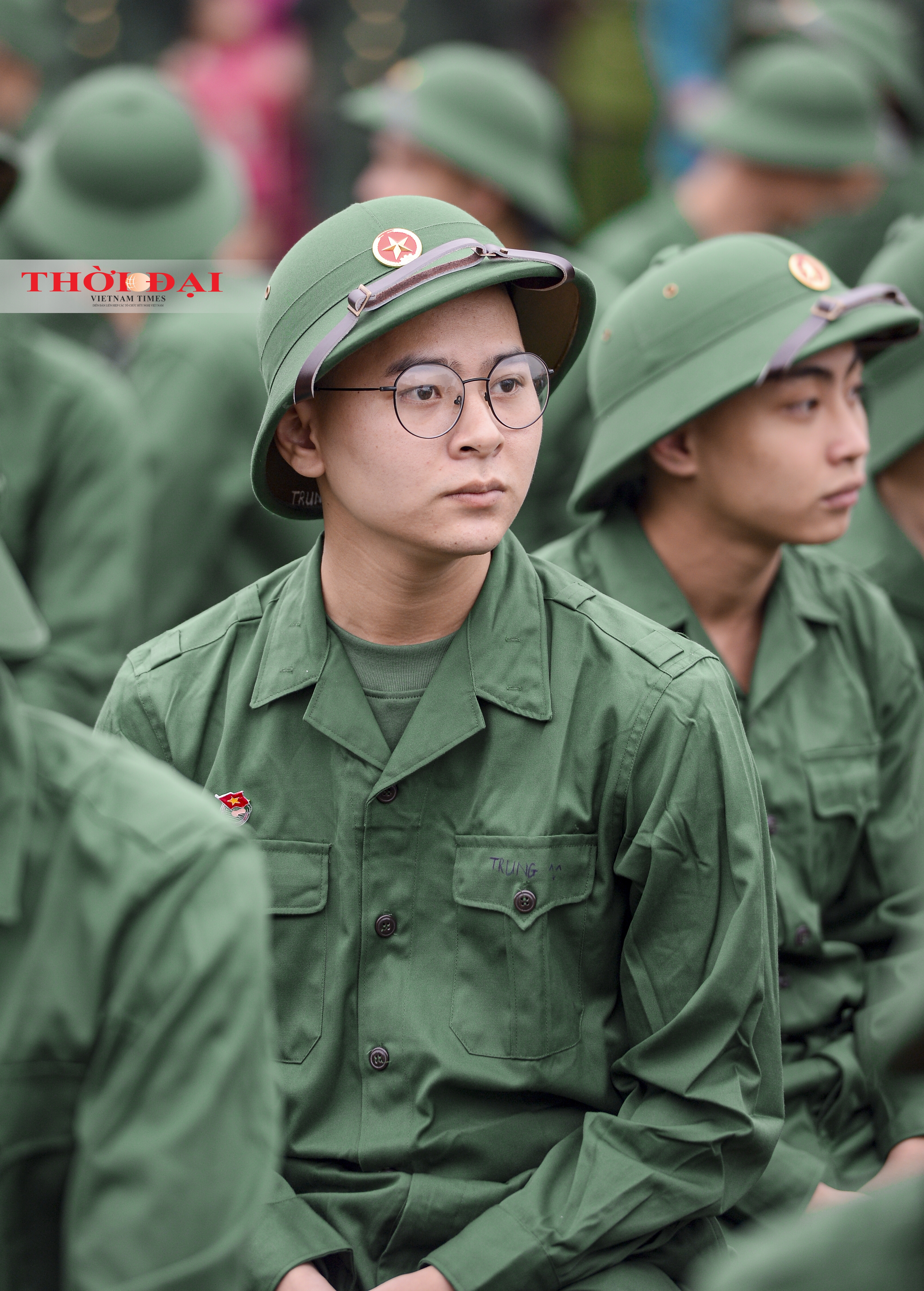 Đông Anh: Hơn 200 tân binh lên đường thực hiện nghĩa vụ quân sự dong anh hon 200 tan binh len duong thuc hien nghia vu quan su