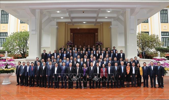 Bộ Chính trị gặp mặt thân mật các đồng chí nguyên Ủy viên Bộ Chính trị, Ban Bí thư, Trung ương khóa XII Bộ Chính trị gặp mặt thân mật các đồng chí nguyên Ủy viên Bộ Chính trị, Ban Bí thư, Trung ương khóa XII