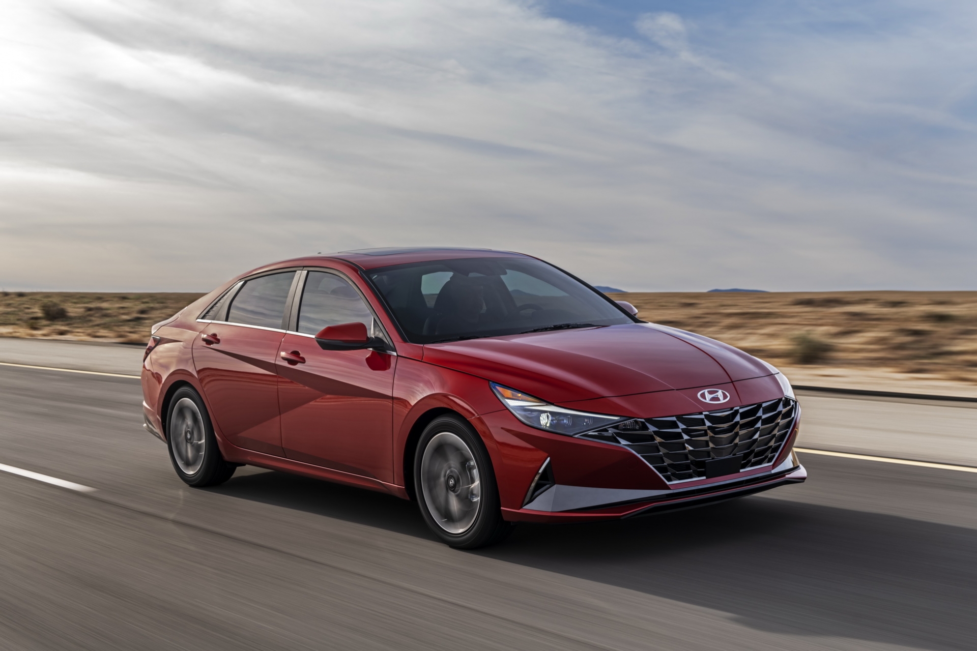 Hyundai giới thiệu Elantra 2021 với nhiều cải tiến vượt bậc hyundai gioi thieu elantra 2021 voi nhieu cai tien vuot bac