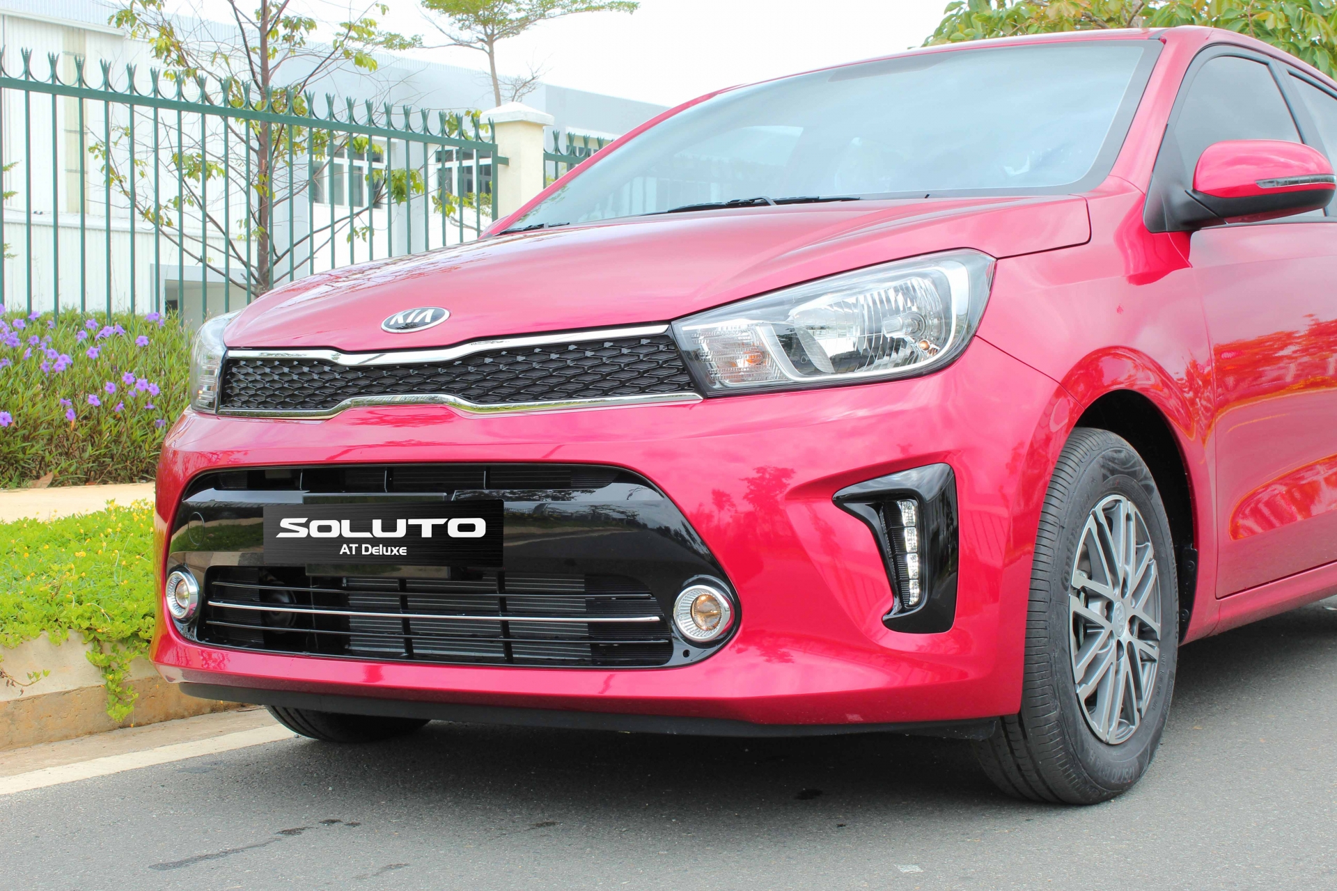 Sedan hạng B giá rẻ: Chọn Mitsubishi Attrage hay KIA Soluto? sedan hang b gia re chon mitsubishi attrage hay kia soluto