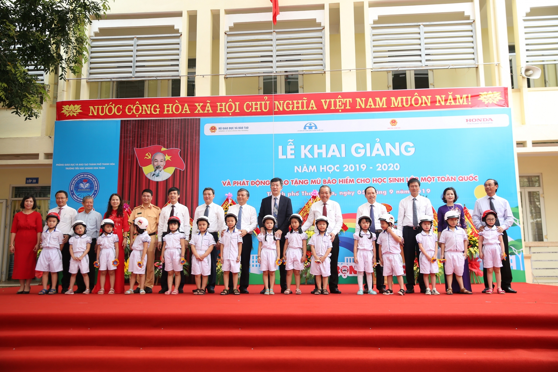 Tổng kết chương trình trao tặng mũ bảo hiểm “Giữ trọn Ước mơ” năm học 2019–2020 tong ket chuong trinh trao tang mu bao hiem giu tron uoc mo nam hoc 2019 2020