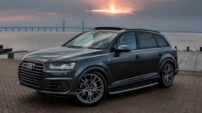 Mùi xăng trong xe sang Audi! lot mui xang trong xe sang audi gan 200 xe phai trieu hoi