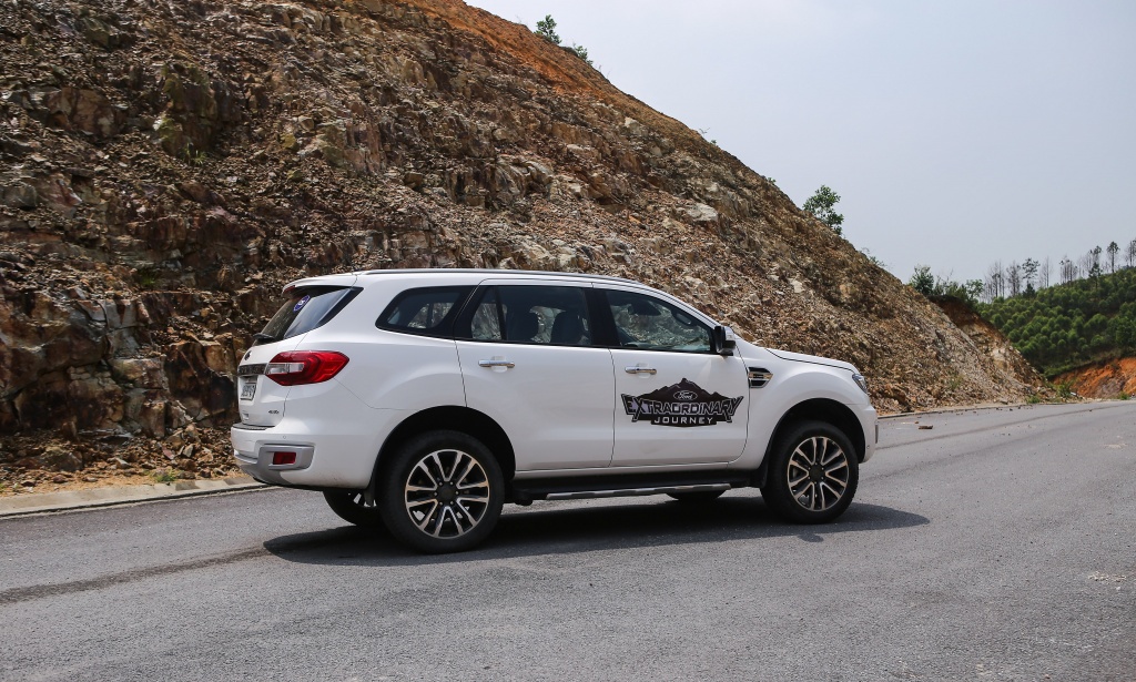 Sự thật SUV 7 chỗ Everest đang được giảm giá hơn 120 triệu? thuc hu thong tin suv 7 cho everest dang duoc giam gia hon 120 trieu