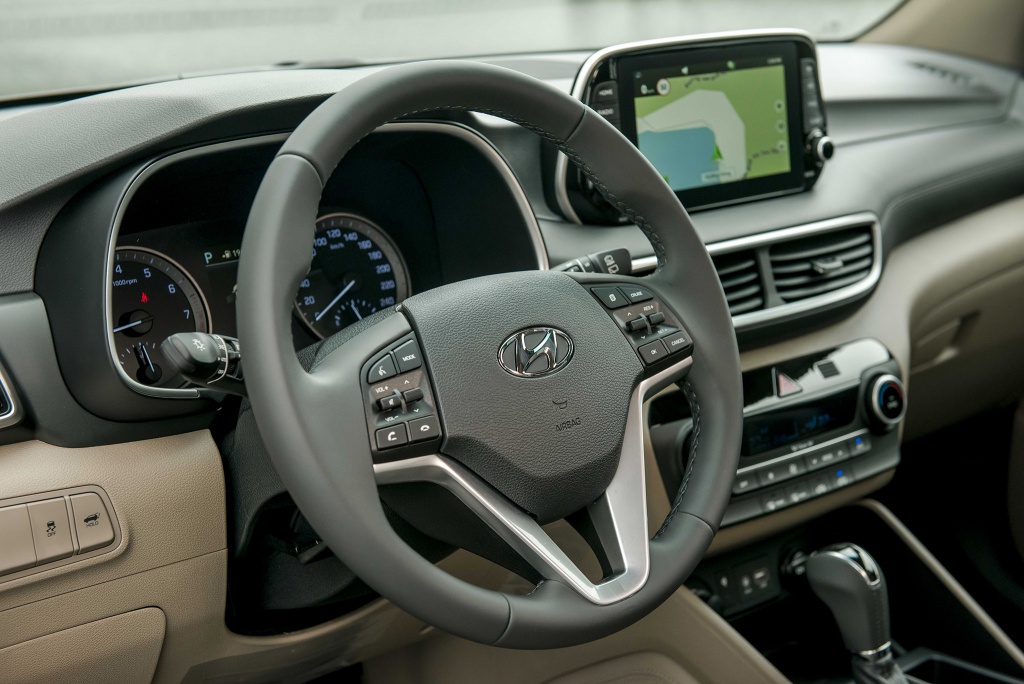 hyundai gioi thieu elantra va tucson 2019 gia tang tu 30 50 trieu