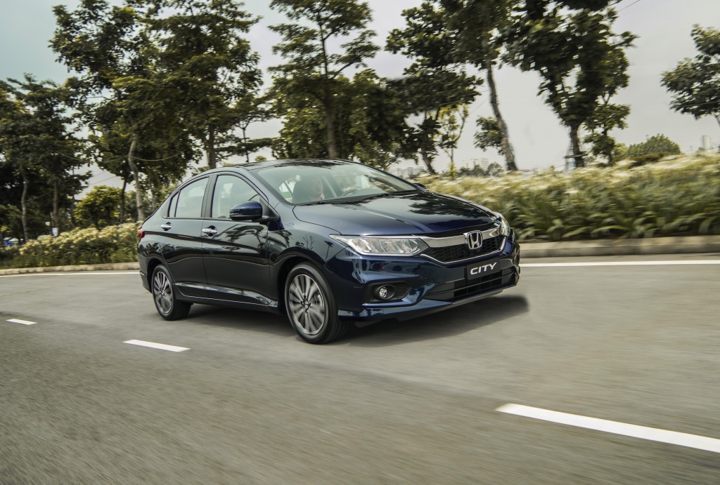 Mua Honda CR-V và City bất ngờ được tặng quà tới 13 triệu đồng honda tiep suc cho 2 mau xe ban chay nhat thi truong