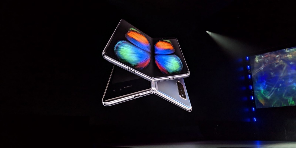 Samsung tiếp tục 'lùi' ngày bán Galaxy Fold để khắc phục lỗi samsung tiep tuc hoan ngay ban galaxy fold de khac phuc loi