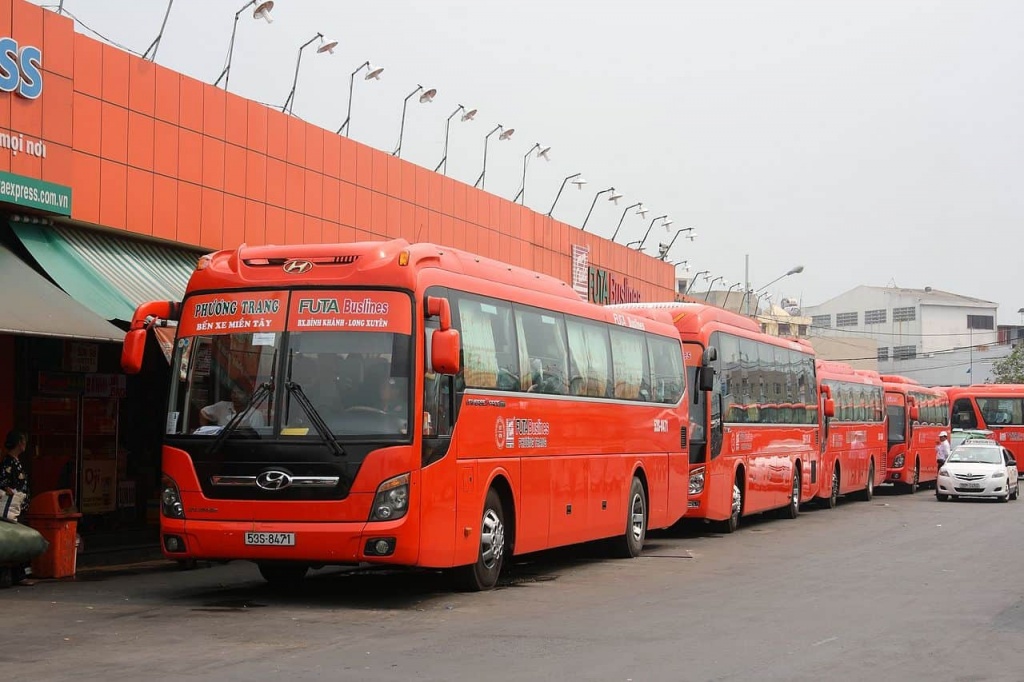 Phụ xe Phương Trang bị điều tra "sàm sỡ bé gái 13 tuổi" phu xe phuong trang bi dieu tra sam so be gai 13 tuoi