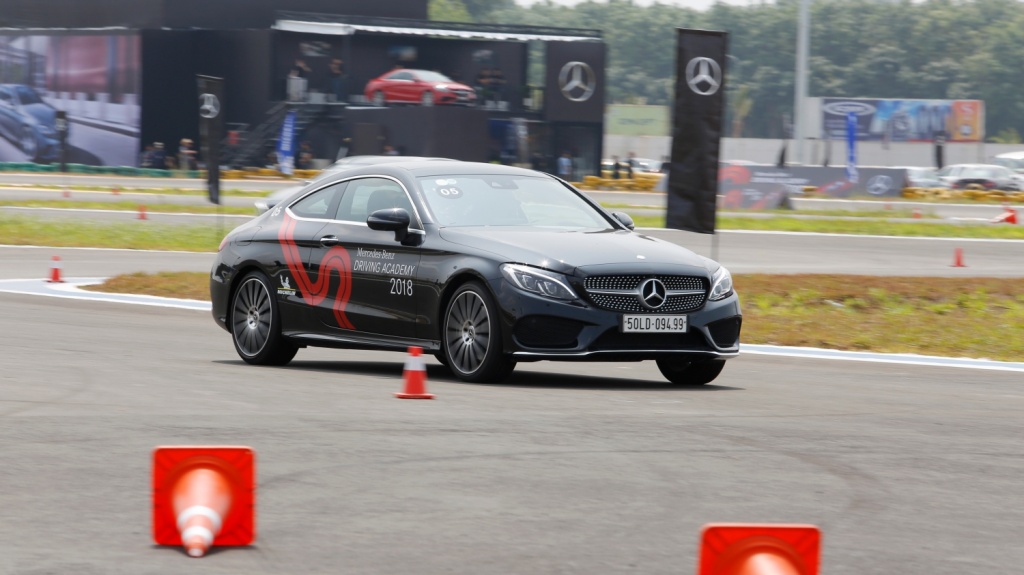 Triển lãm Fascination 2019: Mercedes sẽ giới thiệu E-Class mới trien lam fascination 2019 mercedes se gioi thieu e class moi