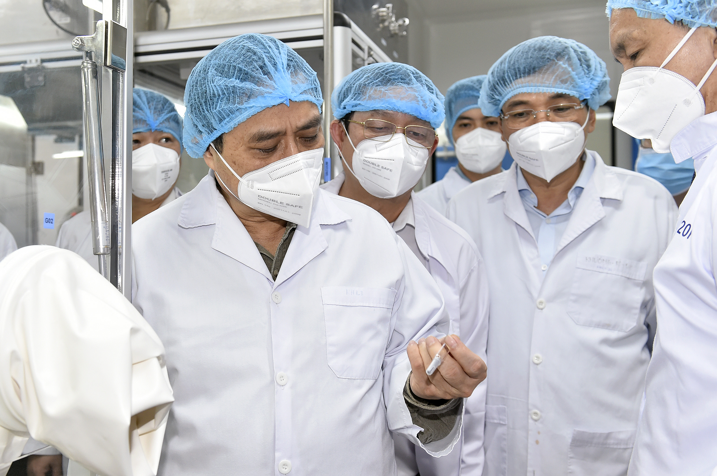 Thủ tướng Phạm Minh Chính: Lập tổ hành động để sản xuất bằng được vaccine phòng COVID-19 nhanh nhất Thủ tướng Phạm Minh Chính: Lập tổ hành động để sản xuất bằng được vaccine phòng COVID-19 nhanh nhất