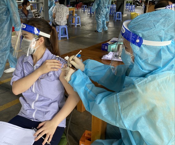 TPHCM: Thêm 85.608 người được tiêm vaccine Vero Cell an toàn; không phát sinh ổ dịch mới TPHCM: Thêm 85.608 người được tiêm vaccine Vero Cell an toàn; không phát sinh ổ dịch mới