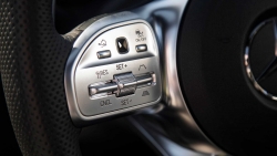 Nút bấm "ma thuật" trên Mercedes sẽ chinh phục khách hàng