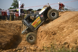 dua o to kieu gymkhana lan dau co mat tai viet nam