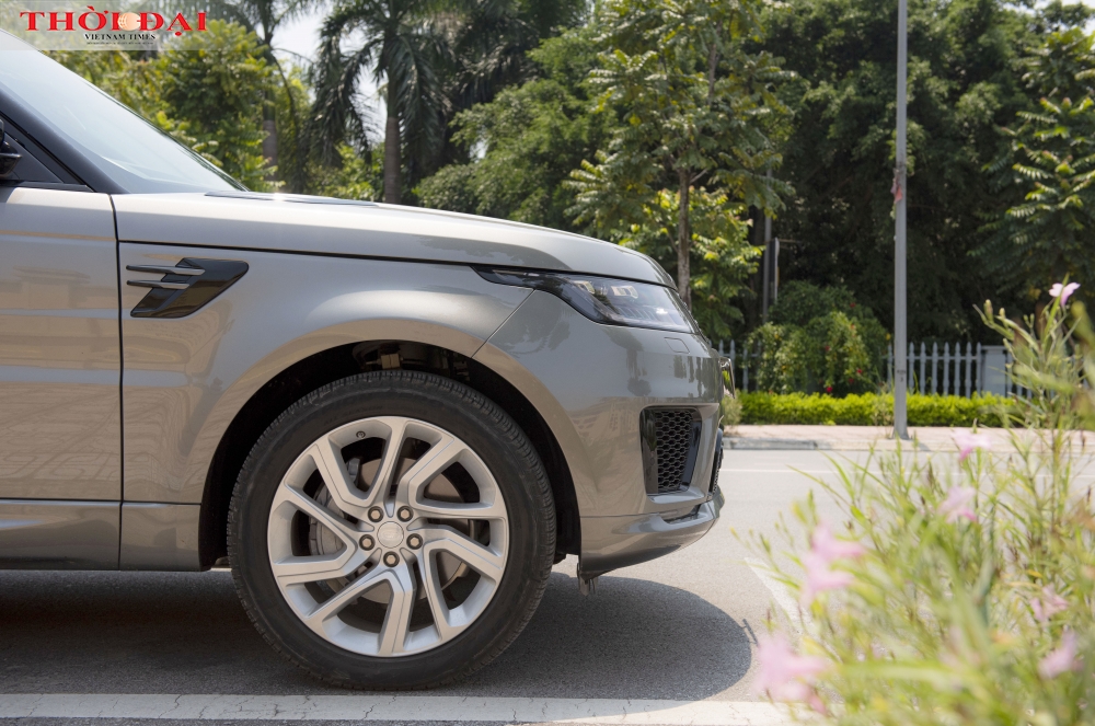 Đánh giá Range Rover Sport HSE Dynamic 2020: Đậm chất quý tộc nhưng vẫn mạnh mẽ Đánh giá Range Rover Sport HSE Dynamic 2020: Đậm chất quý tộc nhưng vẫn dư thừa sức mạnh