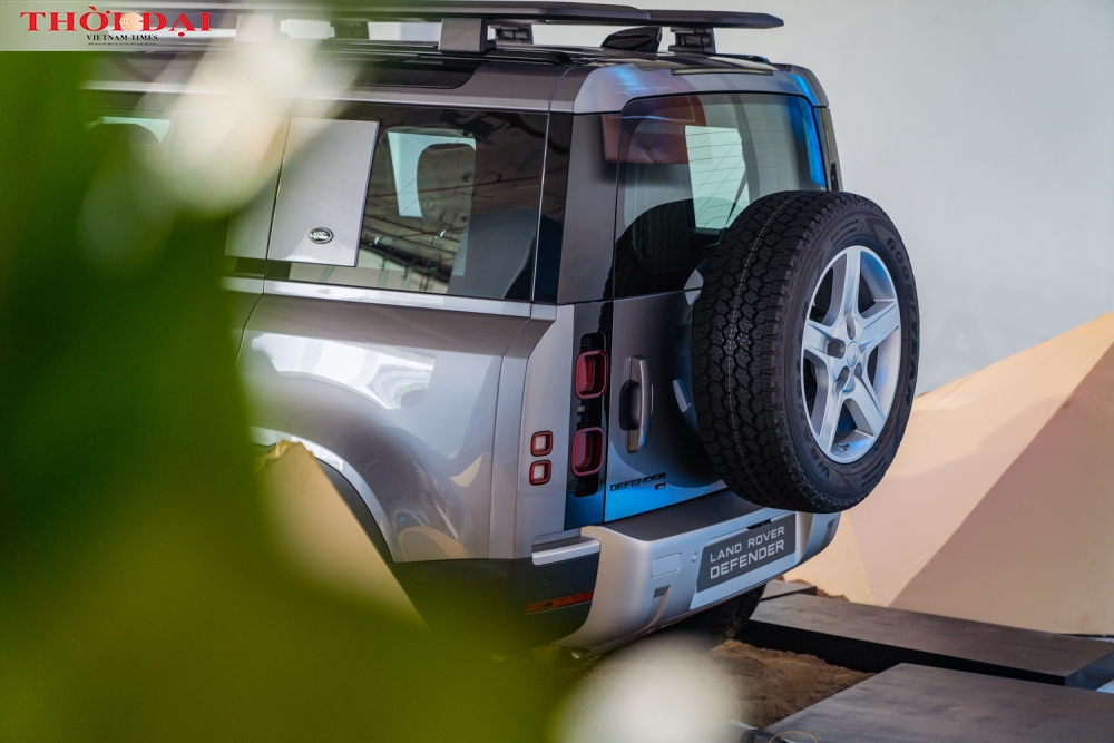 Chi tiết Land Rover Defender 2020 vừa ra mắt khách hàng Việt Nam Chi tiết Land Rover Defender 2020 vừa ra mắt khách hàng Việt Nam