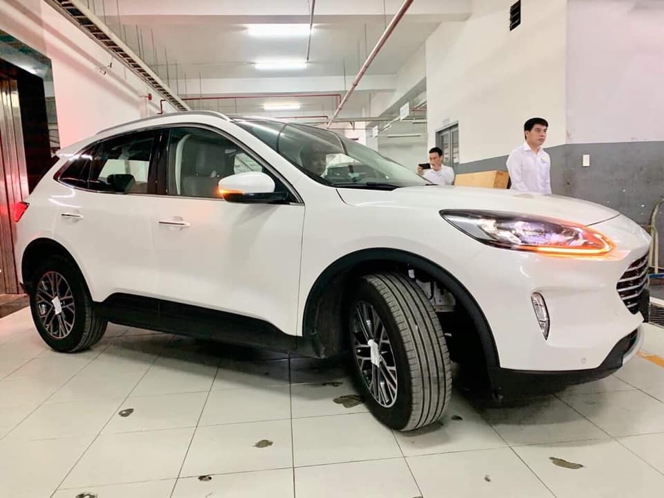 Ford Escape 2020 bất ngờ lộ diện tại Việt Nam ford escape 2020 bat ngo co mat tai viet nam