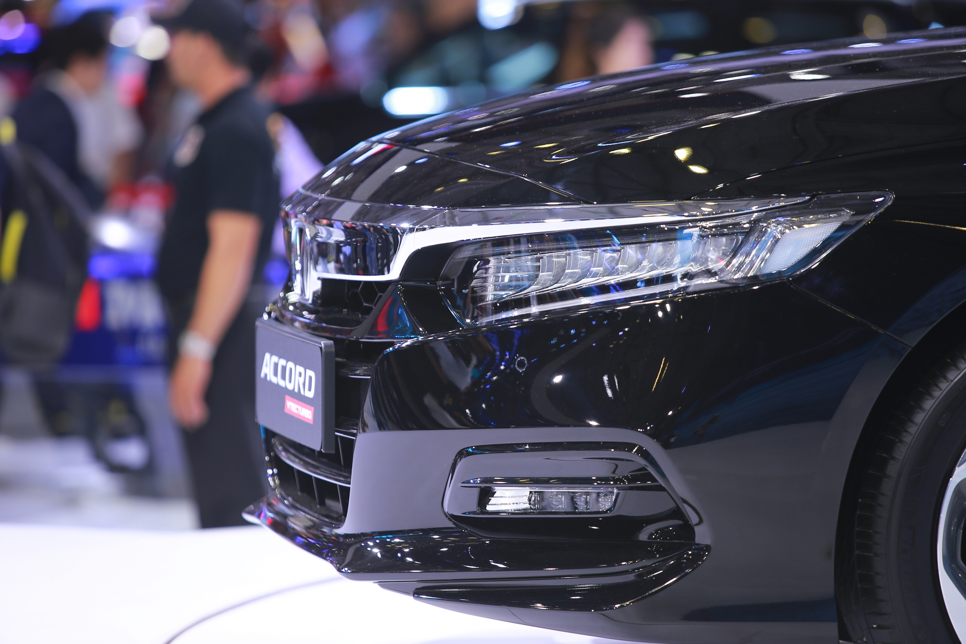 Honda Việt Nam giới thiệu mẫu xe Accord hoàn toàn mới “Định đẳng cấp – Tạo tương lai” honda viet nam gioi thieu mau xe accord hoan toan moi dinh dang cap tao tuong lai