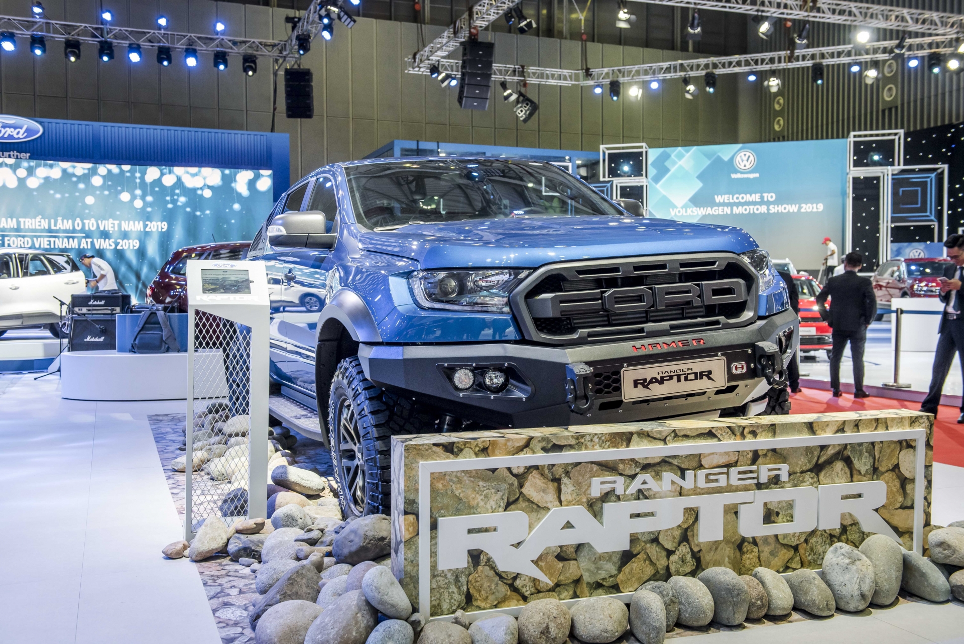 ford viet nam ham nong trien lam vms 2019 bang dan san pham an tuong