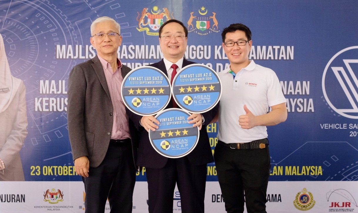 VinFast đạt cú đúp chứng nhận an toàn ASEAN NCAP 5 sao cho Lux SA2.0, Lux A2.0 vinfast dat cu dup chung nhan an toan asean ncap 5 sao cho lux sa20 lux a20