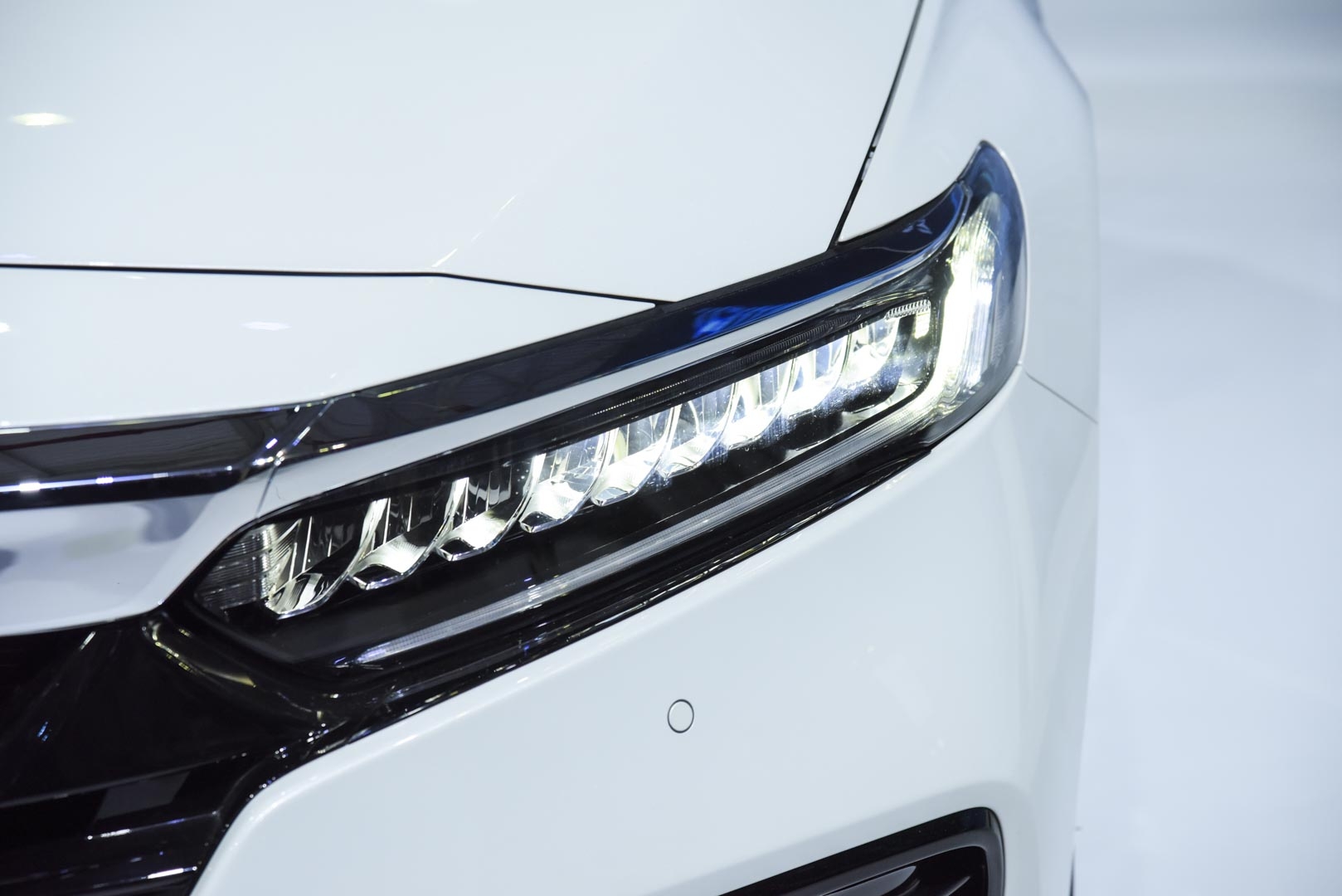 Chi tiết Honda Accord 2019 giá hơn 1,3 tỷ đồng anh chi tiet honda accord 2019 gia hon 13 ty dong
