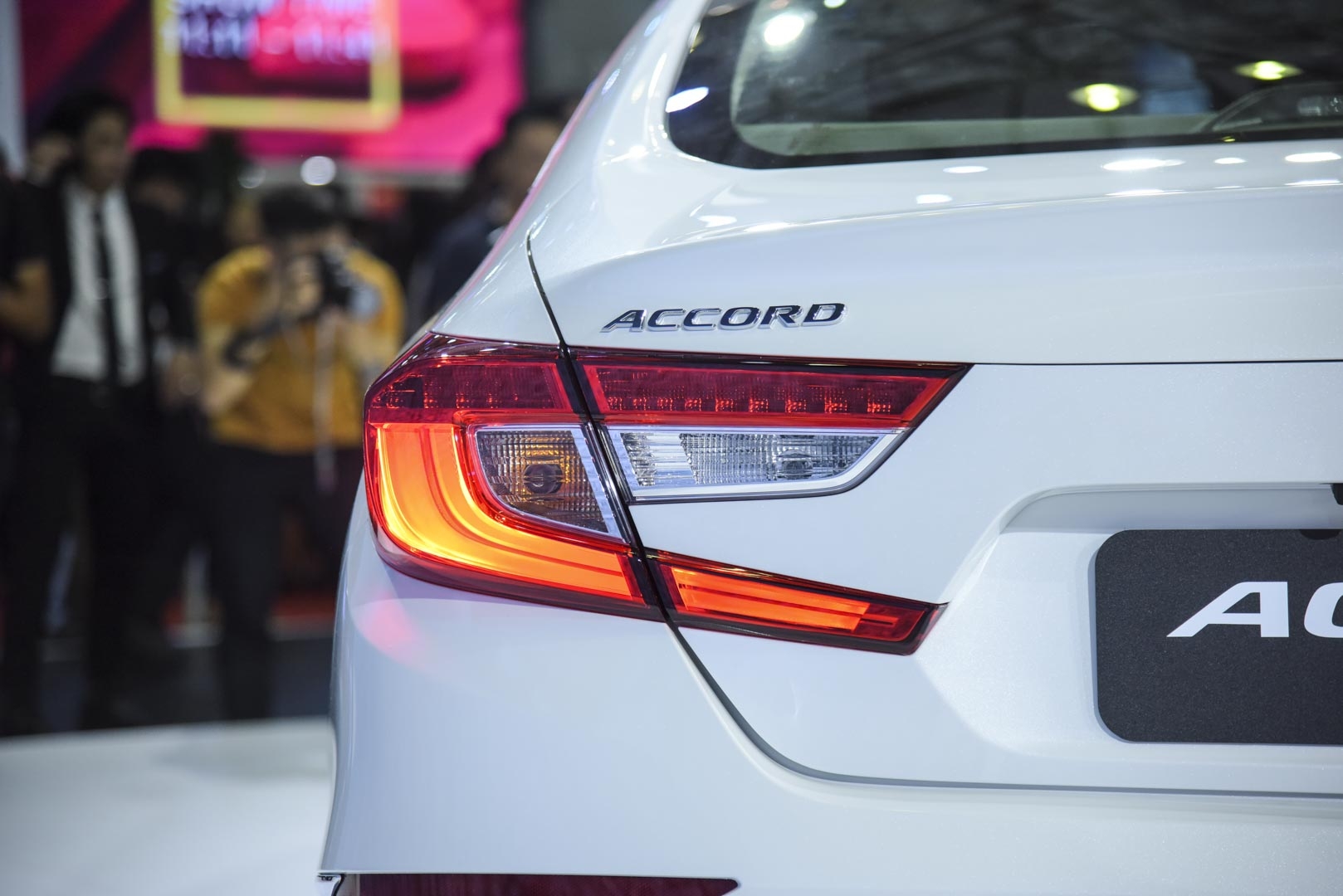 Chi tiết Honda Accord 2019 giá hơn 1,3 tỷ đồng anh chi tiet honda accord 2019 gia hon 13 ty dong