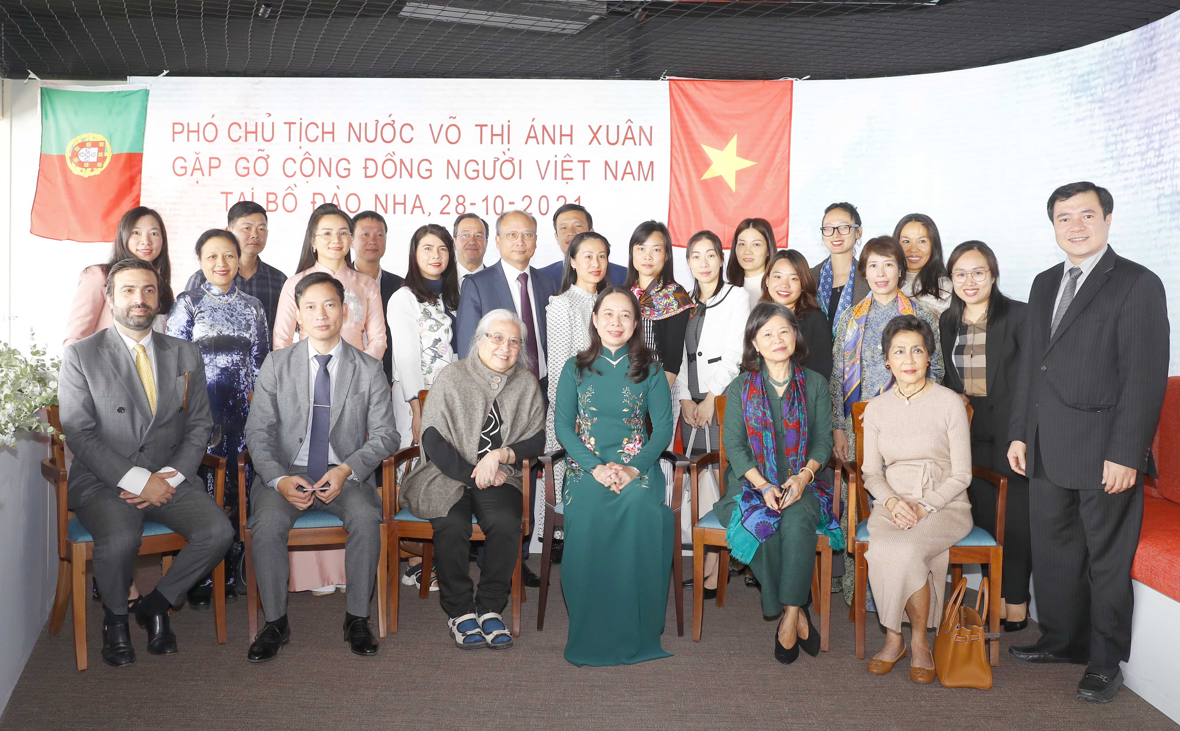 Phó Chủ tịch nước hội kiến Tổng thống Bồ Đào Nha Phó Chủ tịch nước hội kiến Tổng thống Bồ Đào Nha