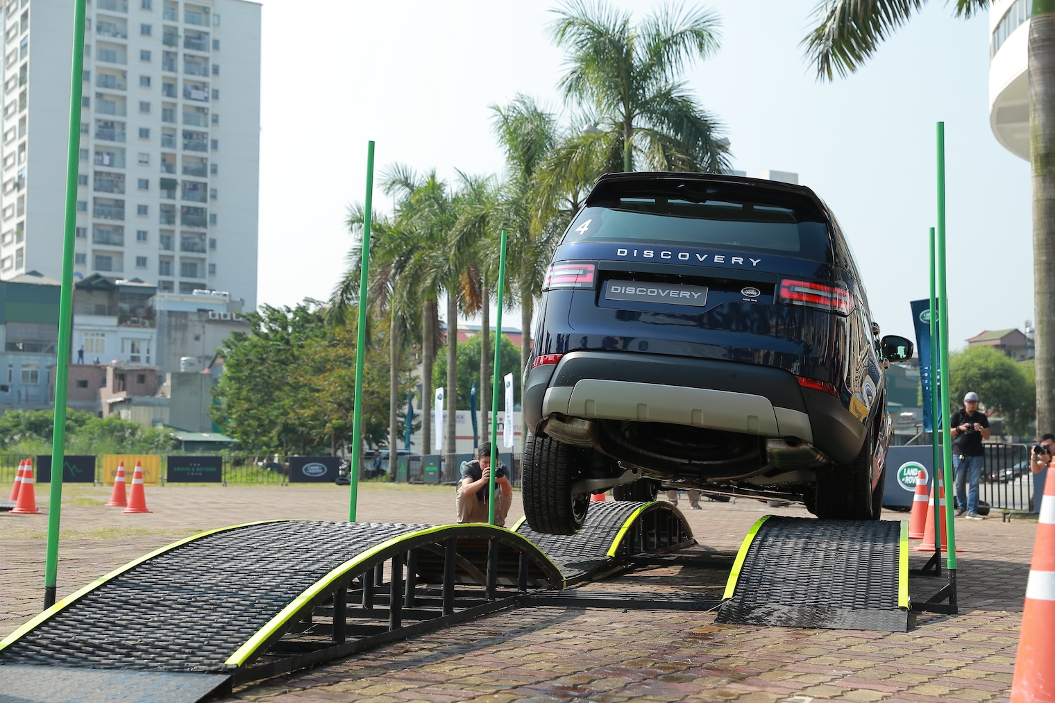 Land Rover chính thức mang những trải nghiệm Off-Road đặc biệt đến Hà Nội land rover chinh thuc mang nhung trai nghiem off road dac biet den ha noi