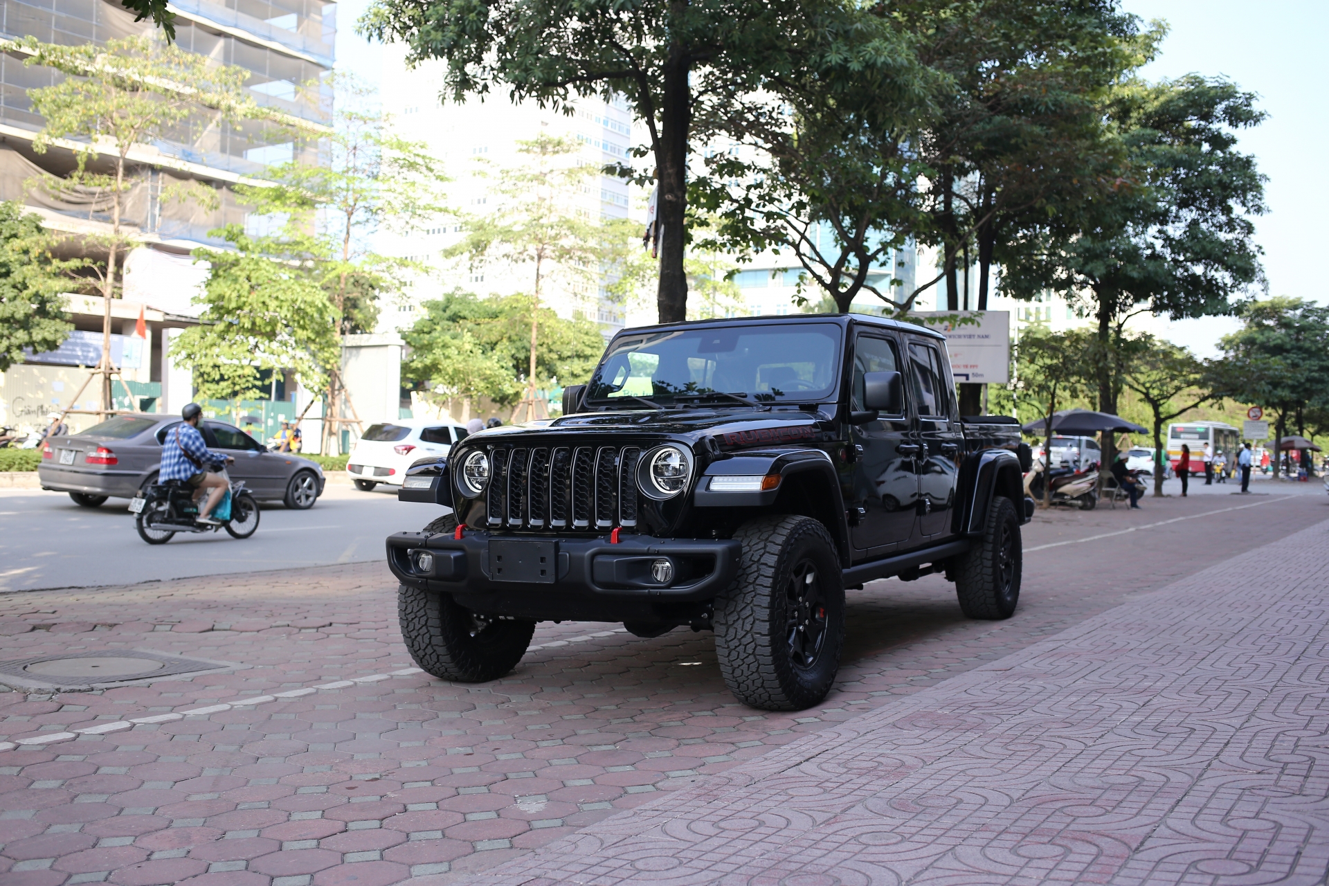 video can canh chiec jeep gladiator rubicon doc nhat viet nam gia gan 4 ti dong