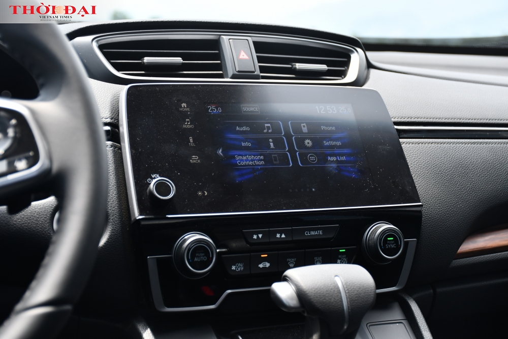 Honda CR-V lắp ráp: Lái nhàn nhờ hàng loạt công nghệ tiên tiến Honda CR-V lắp ráp: Lái nhàn hạ nhờ hàng loạt công nghệ tiên tiến