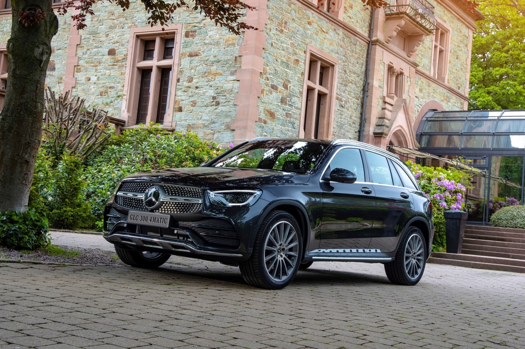 Tăng giá hơn 300 triệu, GLC 300 4MATIC 2020 có gì đáng tiền? tang gia hon 300 trieu glc 300 4matic 2020 co gi dang tien