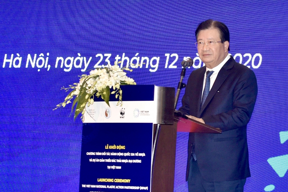 Phó Thủ tướng Trịnh Đình Dũng: Không đánh đổi môi trường lấy tăng trưởng kinh tế Phó Thủ tướng Trịnh Đình Dũng: Không đánh đổi môi trường lấy tăng trưởng kinh tế